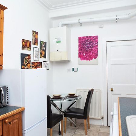 The Summit West End- Elegant Apartment With Free Parking In Prime Location Aberdeen Eksteriør bilde