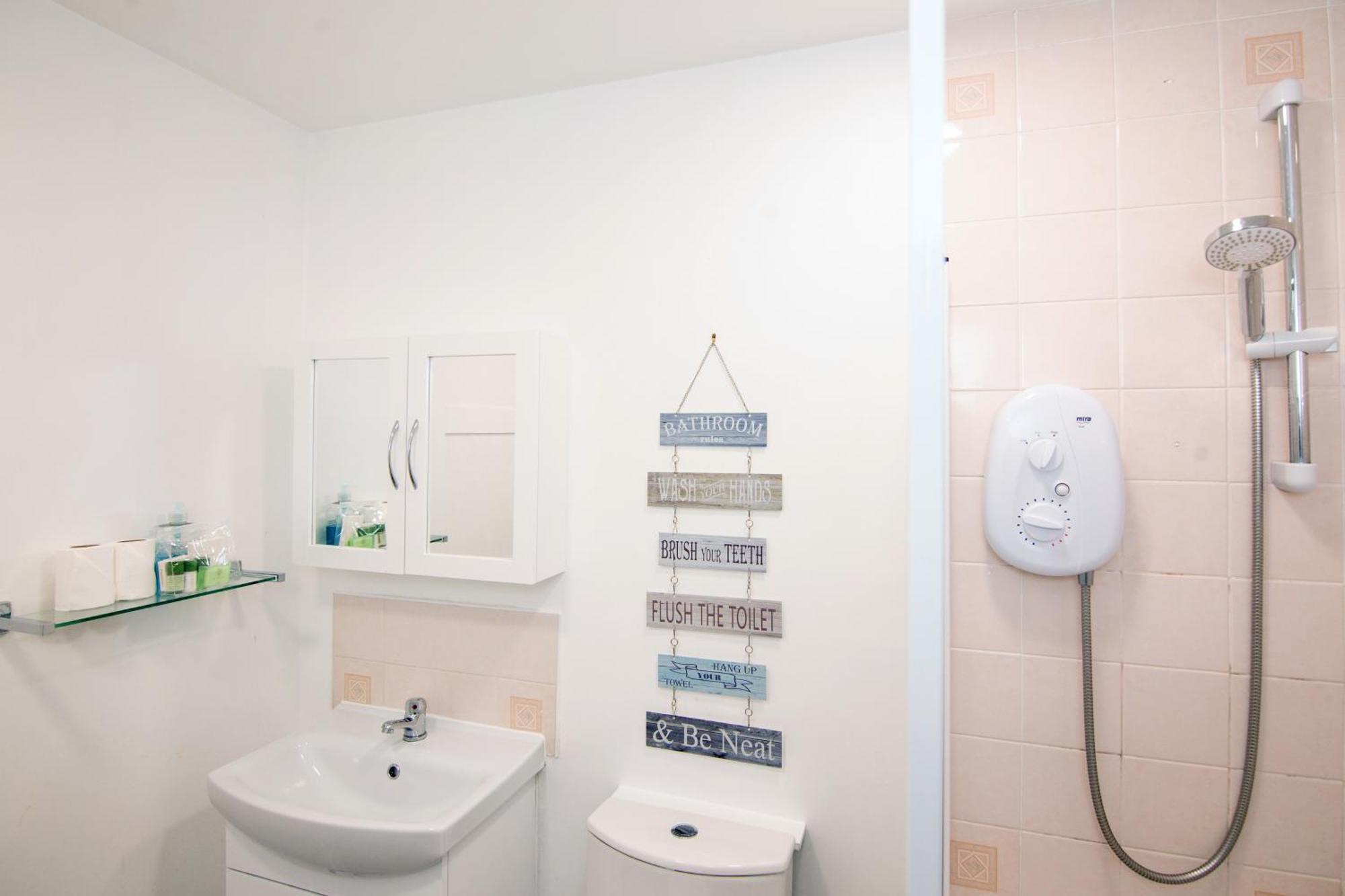 The Summit West End- Elegant Apartment With Free Parking In Prime Location Aberdeen Eksteriør bilde