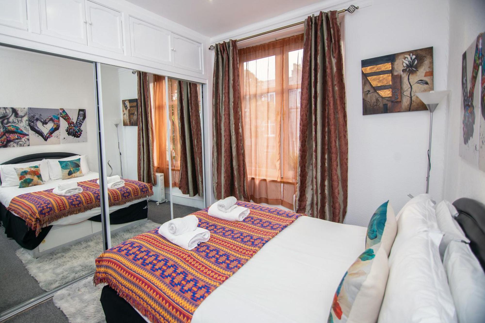 The Summit West End- Elegant Apartment With Free Parking In Prime Location Aberdeen Eksteriør bilde